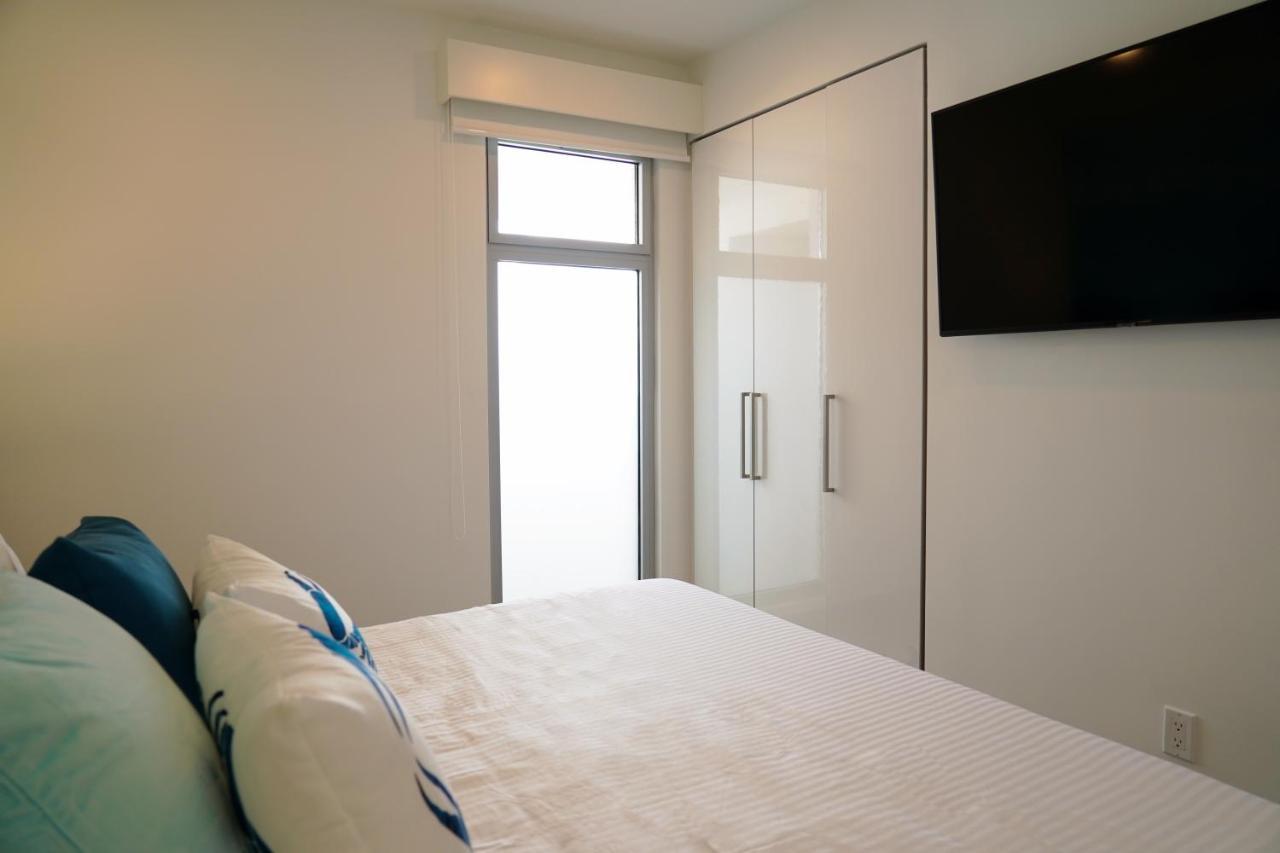Azure Beach Residences Palm Beach Exterior photo
