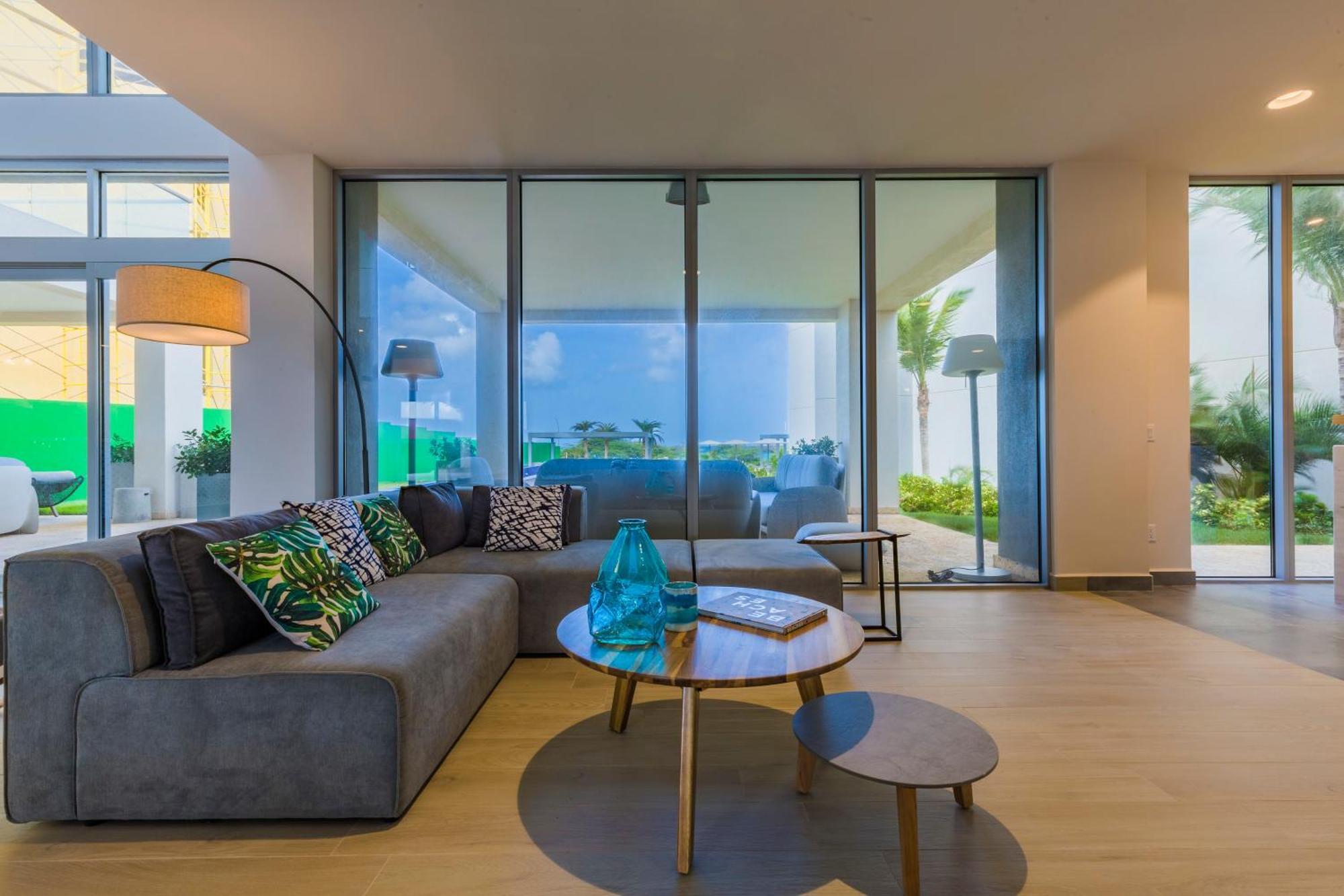 Azure Beach Residences Palm Beach Exterior photo