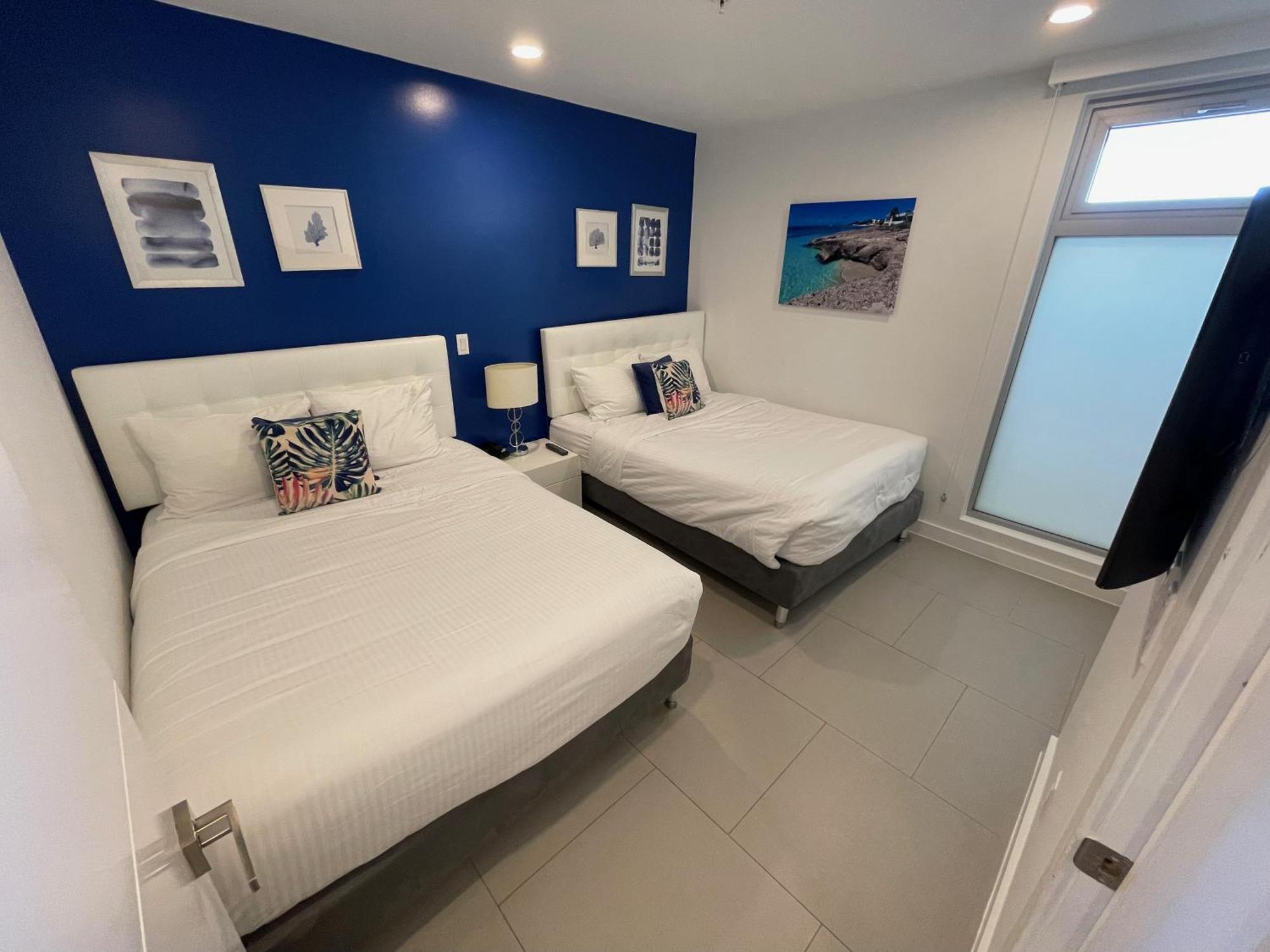 Azure Beach Residences Palm Beach Exterior photo