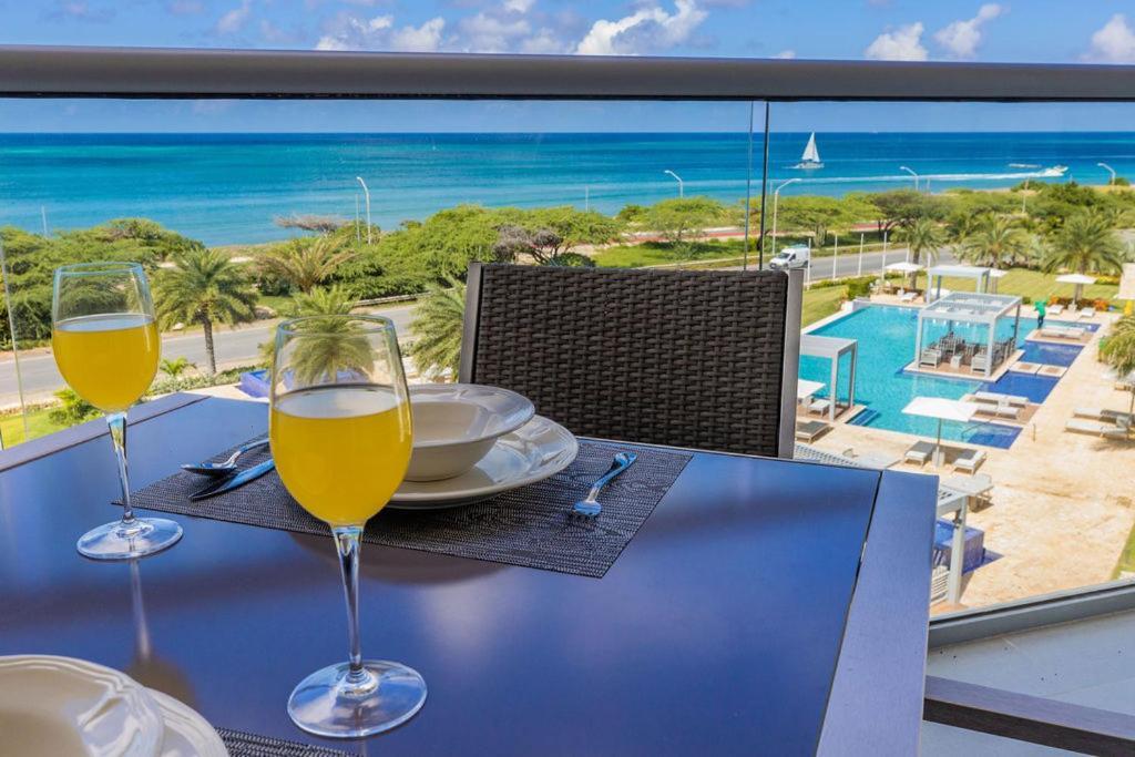 Azure Beach Residences Palm Beach Exterior photo